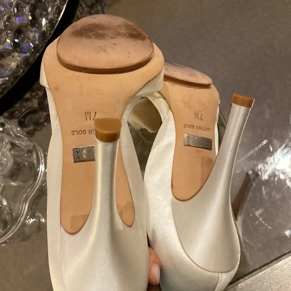 Badgley Mischka heels size 7 - Picture 6 of 6